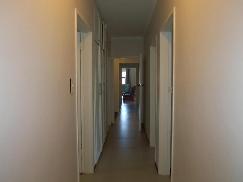 To Let 4 Bedroom Property for Rent in Sonstraal Western Cape
